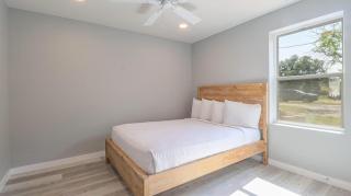 Cozy 2BR/1BA Duplex Just Blocks from Downtown Biloxi, Beaches and Entertainment - 8