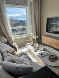 Newly renovated designer home, Peaceful & luxurious - 8