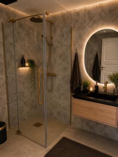 Newly renovated designer home, Peaceful & luxurious - 1