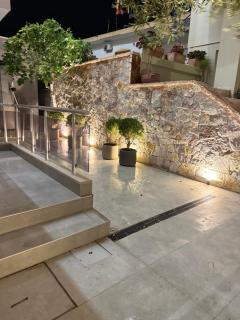Maison Apartments - 1