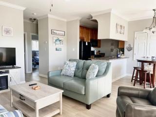 148 Beau Clair - Beachside Townhome with Pool in Long Beach - 9