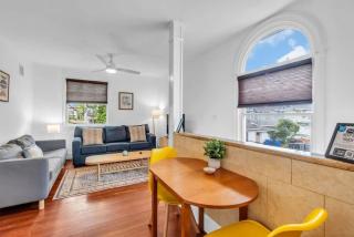 2BR Guest House - Sleeps 6 - Walk to Beach & Fun - 4