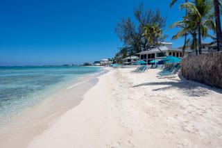 ON 7-MILE BEACH 2-Bedroom Renovated Ground Floor Condo at Plantation Village - 6