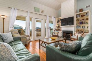 Dog-friendly seaside home with WiFi deck amazing views minutes from beach - 7