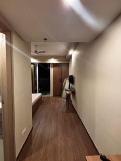 Budget & Couple Friendly Studio in Alpha 2 Near Metro & Expo Mart - 1