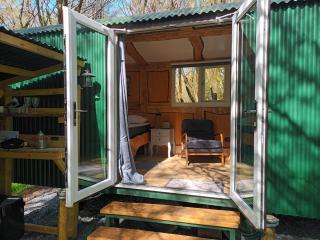 Woodland glamping cabin - 6