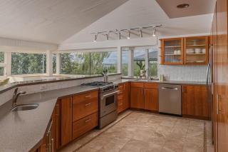 Crows Nest Condo 3BR Downtown - 2