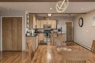 Elegant 2BR Retreat Prime Downtown Location Overlooking Parks Greenbelt - 0