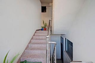HOTEL O Rawat Palace - 2