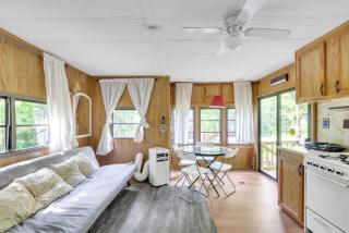 Pocono 3Bedroom House Near Lake & Pool - 4