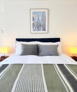 New 4BR Home 2 Private Parking, Sleeps 5 - 9