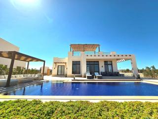Stunning Villa with breathtaking golf & lake view - 6