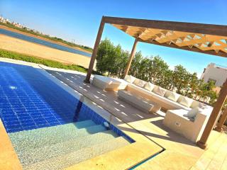 Stunning Villa with breathtaking golf & lake view - 5
