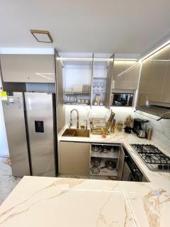 Lujoso Apartamento Con Piscina En Conjunto Cerrado - 3
