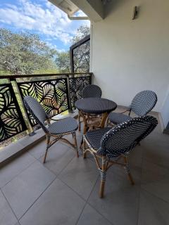 Luxury 2BR Apartment Victoria Falls Estate - 2