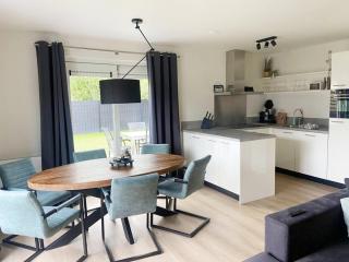Holiday Home with Pet-Friendly Garden - 8