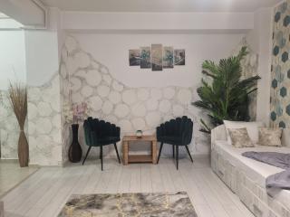 Golden Apartment - Militari Residence Bucharest - 9