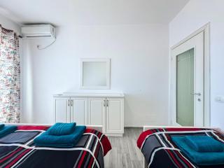 207 Blue Line Beachfront - 8