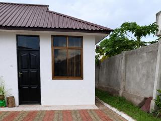 Guesthouse Studio Private Entry Mbezi Beach, Queen - Dar es Salaam - 0