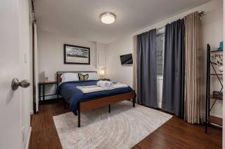 Central Spacious 3BR - 1 Min walk to Sports Arena - 8