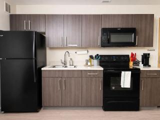 Cream City Industrial Loft Near Fiserv with Parking - Suite 2 - Sleeps 8 - 4