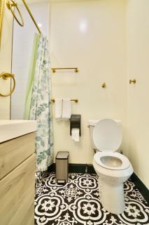 Evergreen Niagara 17-min walk Free Wifi Parking - 5