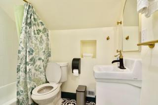 Evergreen Niagara 17-min walk Free Wifi Parking - 6