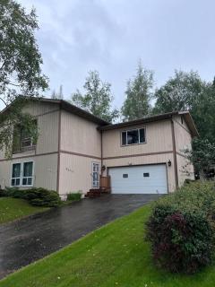 Cheerful 4 bedroom home with HOT TUB close to Airport - 6