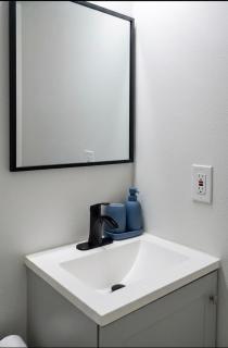 Modern 1 bedroom near airport, xfinity Arena and Eagles Stadium - 9