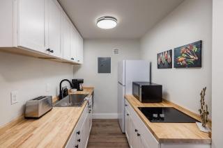 Downtown Nordic Studio - King Bed - Walkable - 7