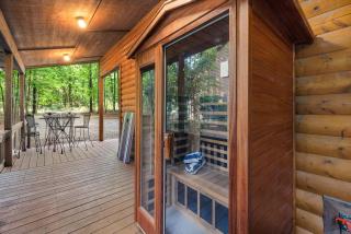 Luxury Cabin Near Lake - Sauna, Cold Plunge, Hot Tub, Fire Pit, & Games - 9