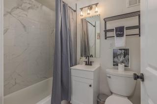 Downtown 1 Bedroom Flat with Views - 4