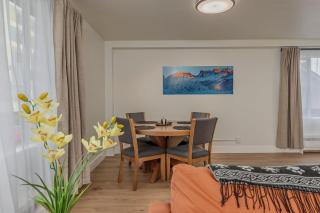 Downtown 1 Bedroom Flat with Views - 5