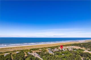 Beachfront with Loft & Fireplace in Copalis Beach - 0