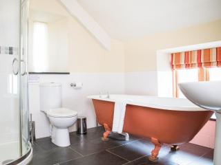 Corner Cottage-Ukc6154 - 1