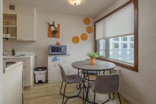 Artsy 1 Bedroom Condo with the Views to the Inlet - 3
