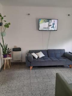 Casa con jardín y vista al cerro en Portezuelo Salta - 1