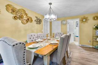 Spacious Family 5BR Cape Retreat FirepitDeckOutdoorShower - 1