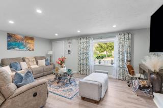 Spacious Family 5BR Cape Retreat FirepitDeckOutdoorShower - 0