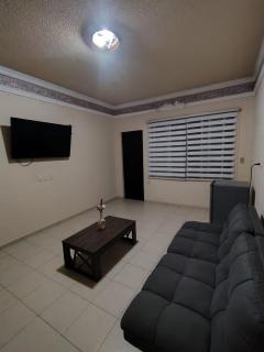 Acogedora habitacion independiente con sala de estar y baño privado - 4