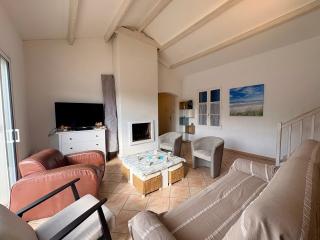 Maison avec piscine privée - 8 pers. - FR-1-323-618 - 1
