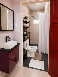 Modern 2BR Apt with Kitchen FAST WIFI AC in North Paramaribo - 3