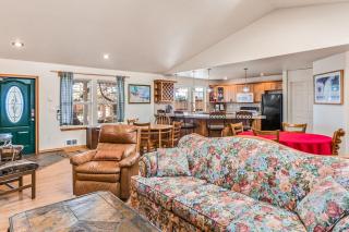 Comfy Home near the Ocean Great for Family Fun - 1