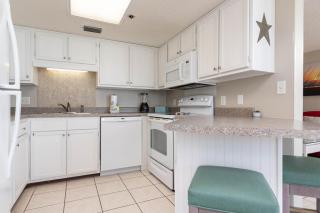 Beachfront 1BR Condo 4th Floor Beautiful Views of Perdido Pass - 3