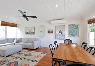 Dare Street Family Getaway- Walk to beach + shops - 9