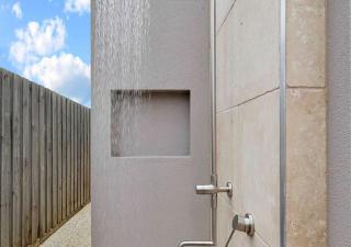 OG Spa Retreat- 3 bedroom, Spa, Central, Aircon - 4