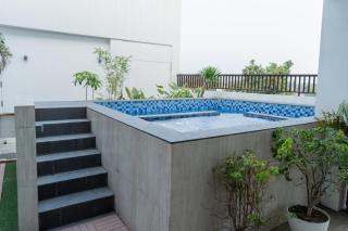 Free Rooftop Breakfast, Queen Bed, Room 1 - 6
