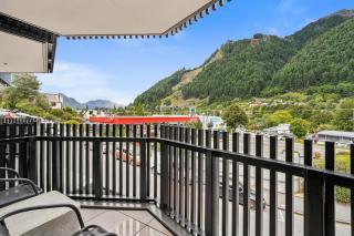 Mountain Vista Apartment! Short Stroll to the CBD - 6