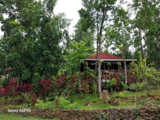 Lar'amar Hillside Studio Cabin for 2 - 0
