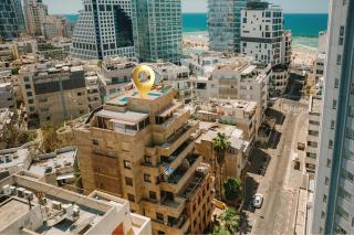 Mamad Upscale Home Balcony, Parking Next To Beach - 7
